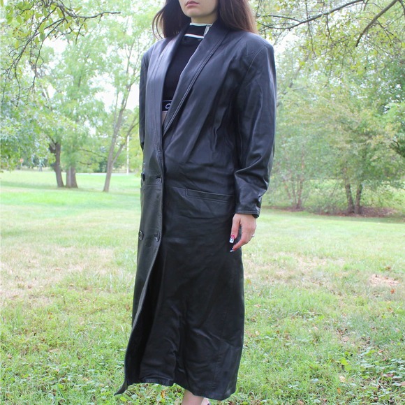 Vintage 90s Leather Trench Coat by Sabrina - Picture 6 of 11